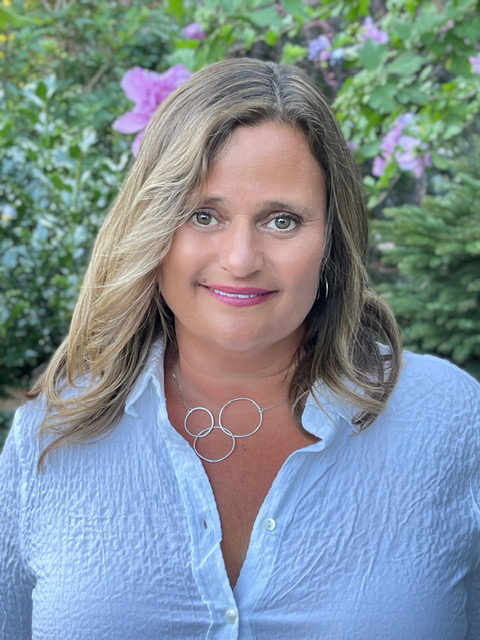 head shot lauren amand